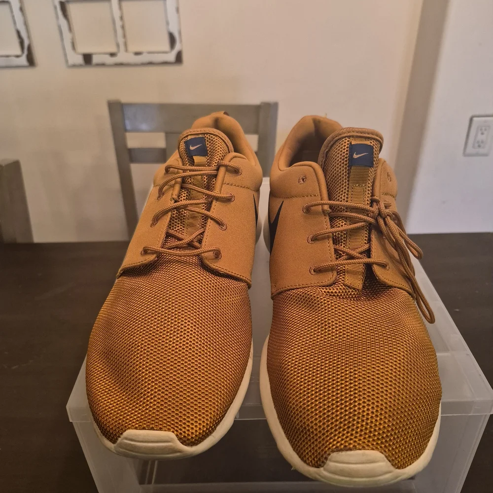 Nike Men’s Lightweight Running Shoes - Orange - Picture 3 of 5